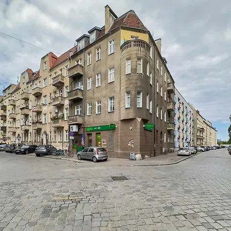 Colorful Spizowa In Near Centre By Renters Appartamento Breslavia