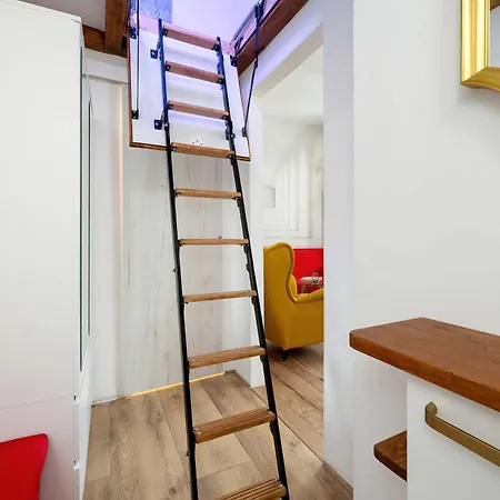 Colorful Spizowa In Near Centre By Renters Appartamento