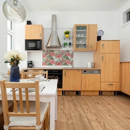 Appartamento Colorful Spizowa In Near Centre By Renters Breslavia