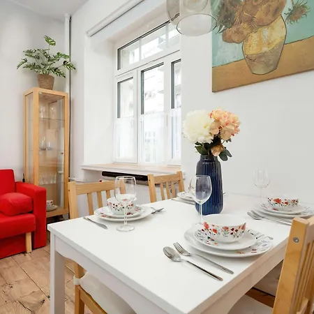 Colorful Spizowa In Near Centre By Renters Breslavia